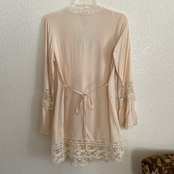 SOLITAIRE Lace Trim Tunic - Picture 13 of 16